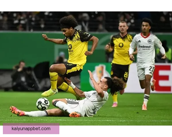 多特补时连入两球逆转斯图加特阿德耶米布兰特联袂建功